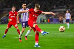 jnh关于清晨体能课后；利物浦防线松动备战法国杯；球迷炸锅；年轻球员得到机会的信息